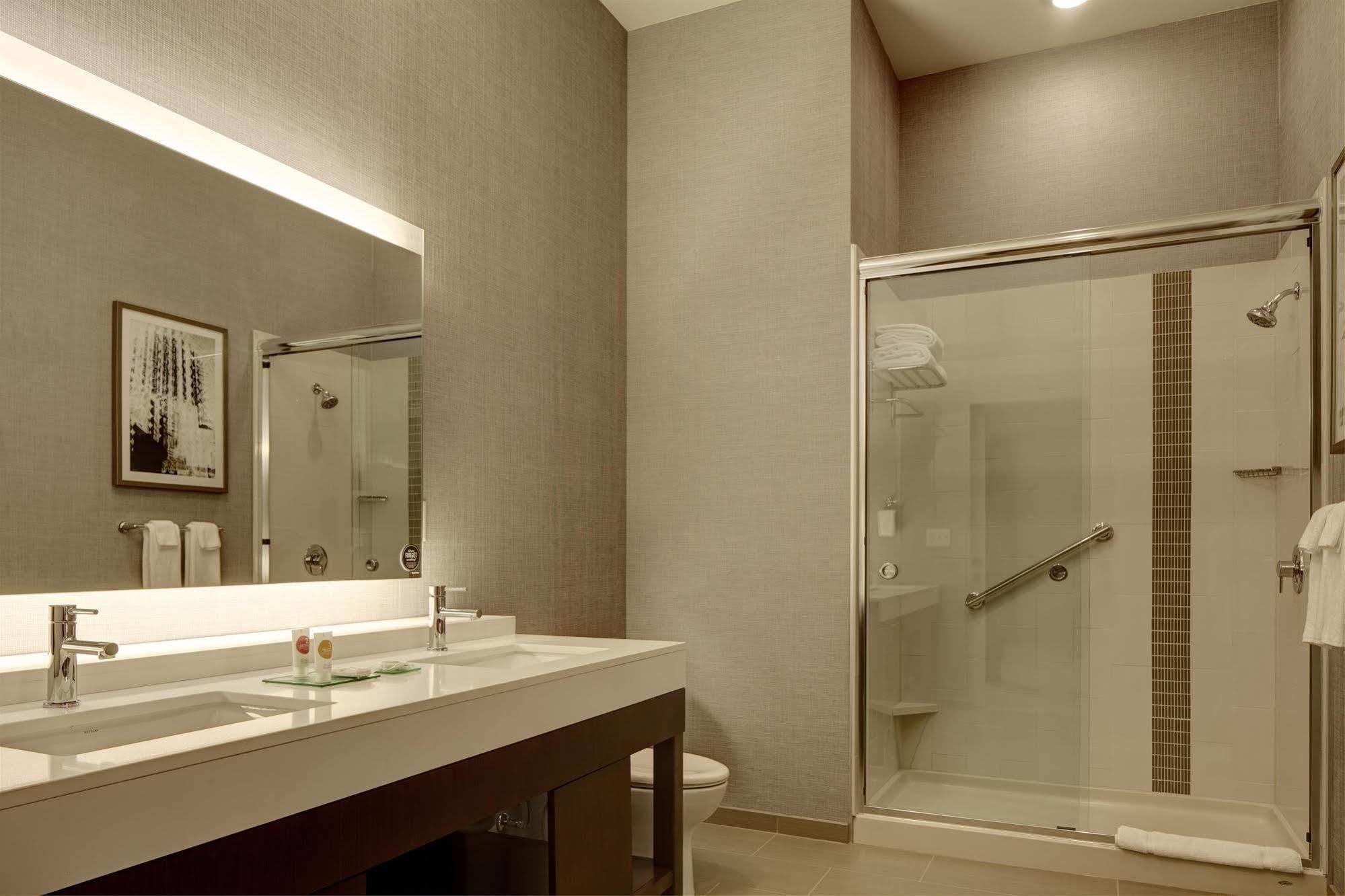 Hyatt Place St. Paul Hotel